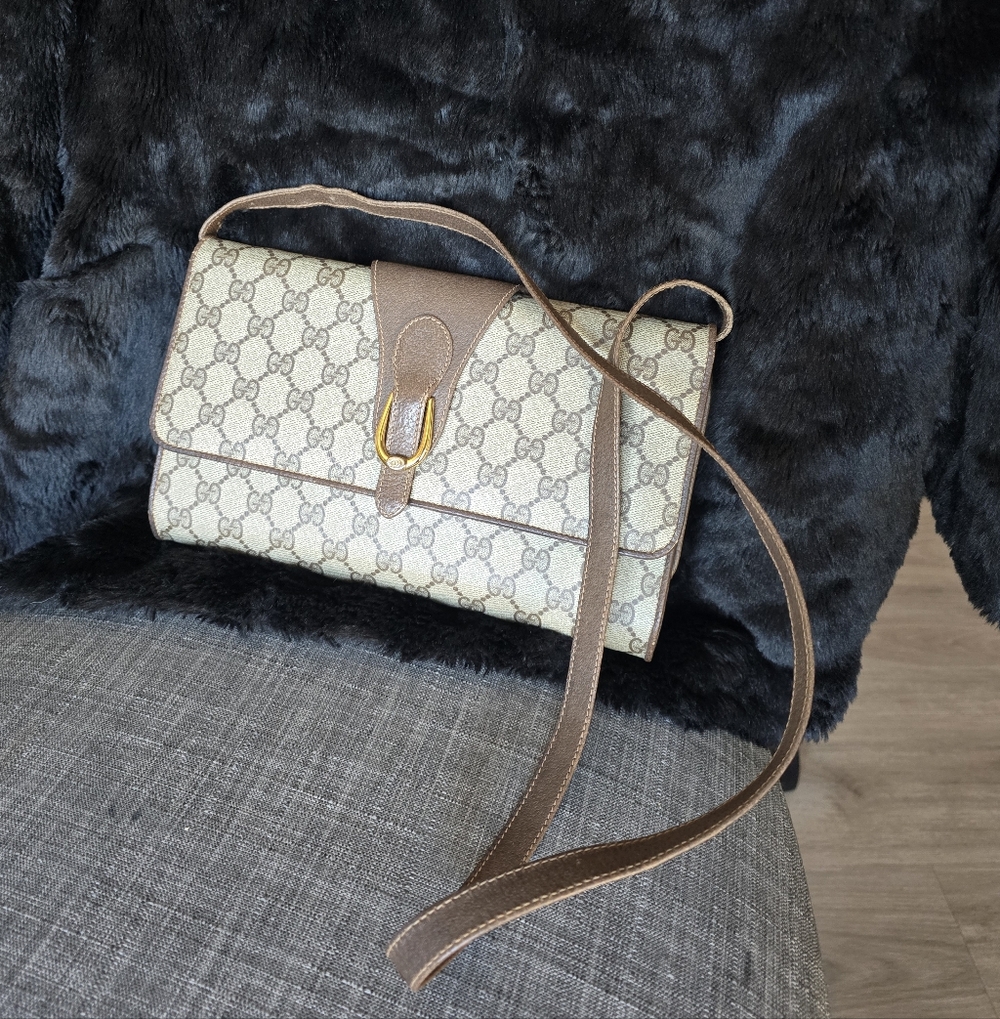 Authentic Gucci GG Vintage Shoulder Bag